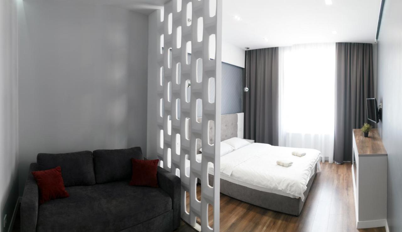 Exciting Apartment Lviv Fireplace Exterior foto